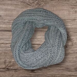 Thick Knit Infinity scarf